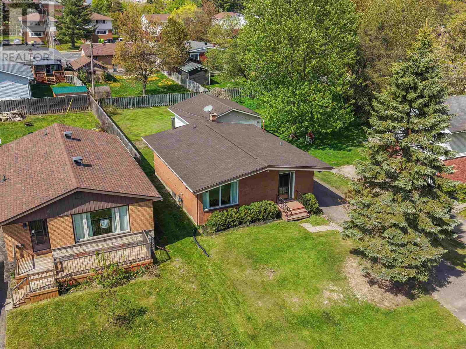 135 Lewis Rd, Sault Ste. Marie, Ontario  P6A 4G6 - Photo 29 - SM261241