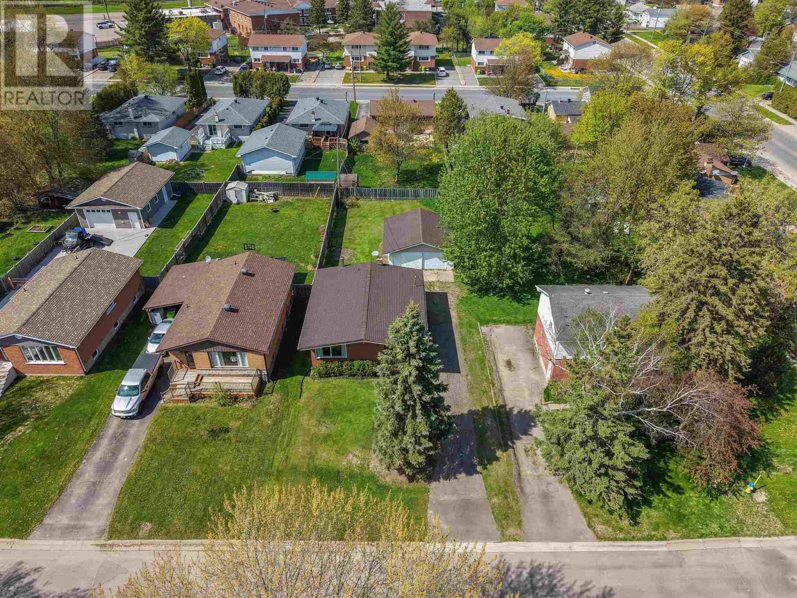 135 Lewis Rd, Sault Ste. Marie, Ontario  P6A 4G6 - Photo 33 - SM261241