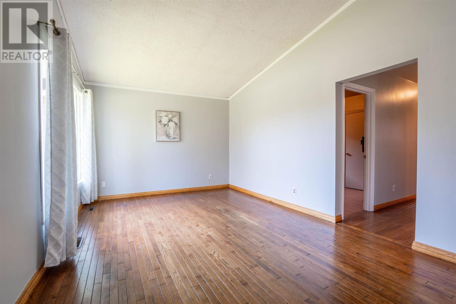 135 Lewis Rd, Sault Ste. Marie, Ontario  P6A 4G6 - Photo 6 - SM261241