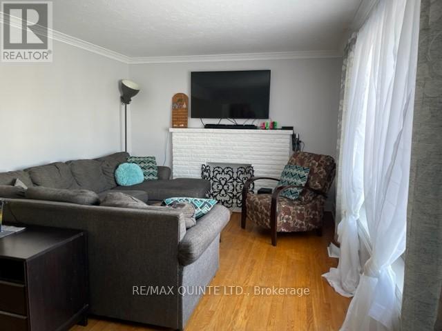 42 Fourth Avenue, Quinte West (Trenton Ward), Ontario  K8V 5H7 - Photo 3 - X12835172