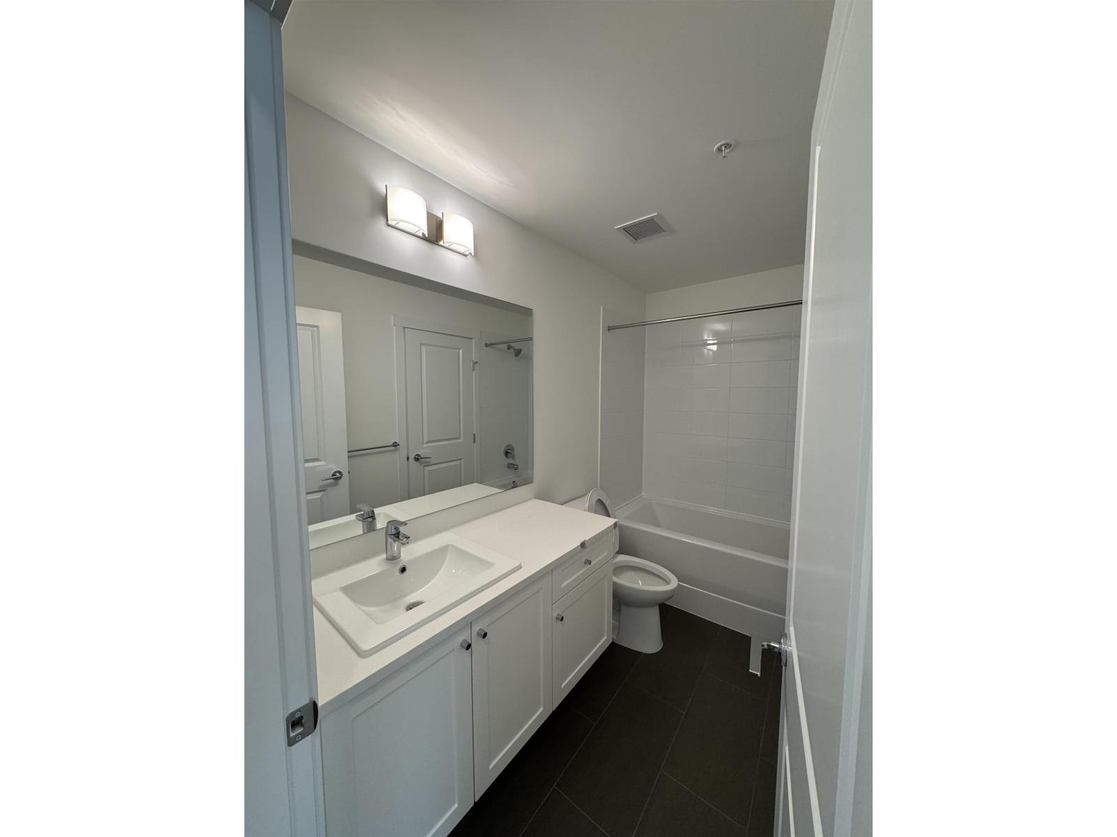 216 15735 85 Avenue, Surrey, British Columbia  V4N 6Z2 - Photo 5 - R3130130