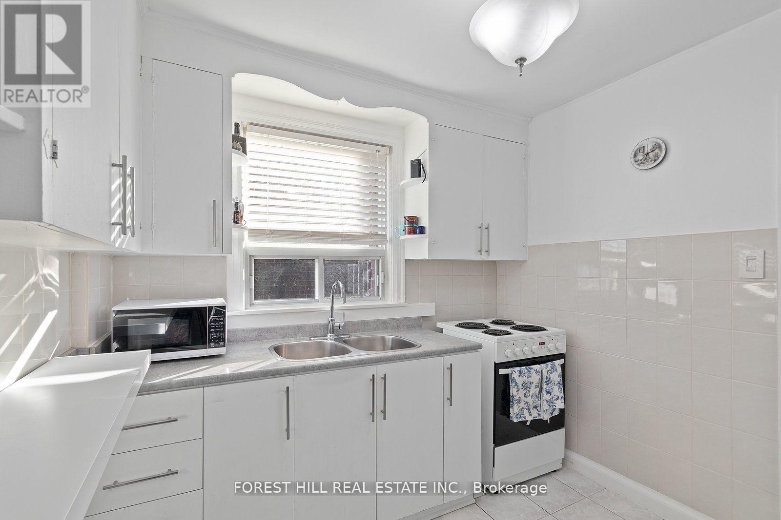 Main - 55 Hartley Avenue, Toronto, Ontario  M6E 4E9 - Photo 22 - W13221418