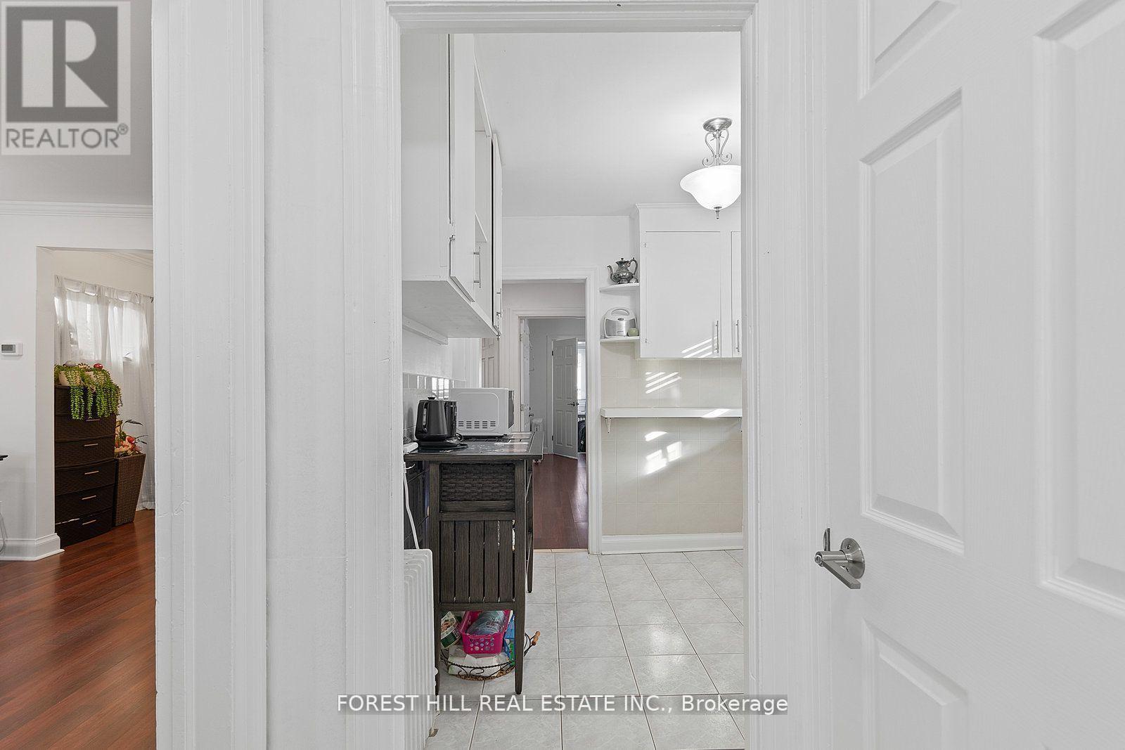 Main - 55 Hartley Avenue, Toronto, Ontario  M6E 4E9 - Photo 5 - W13221418