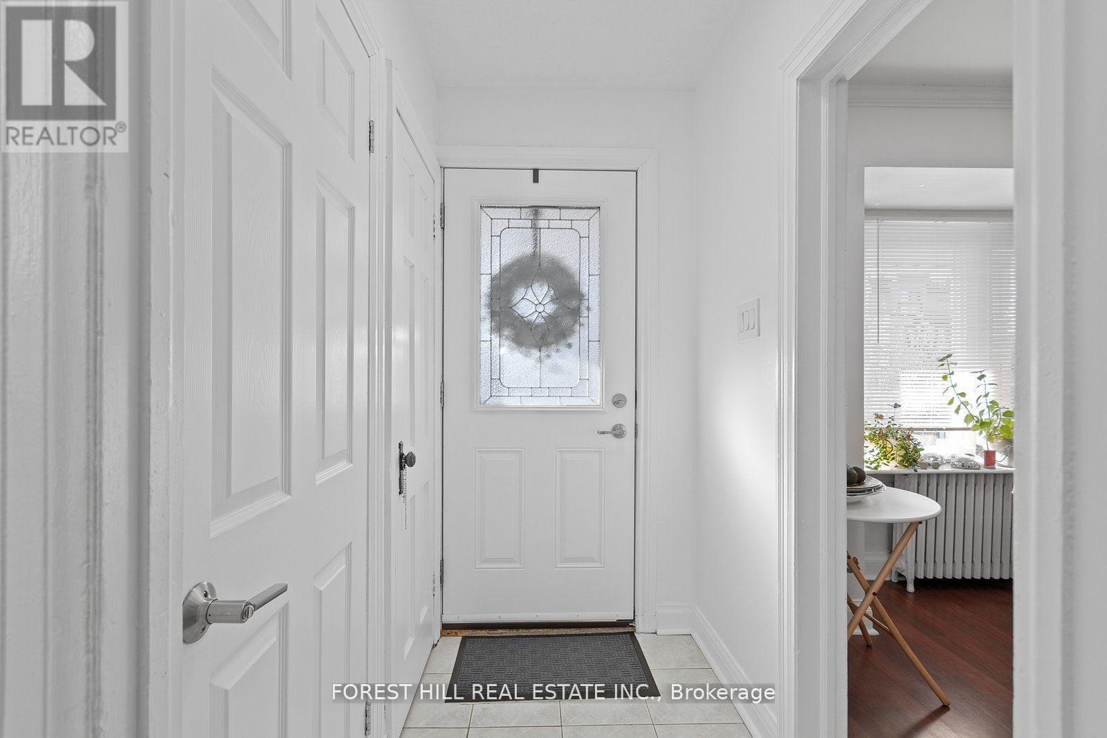 Main - 55 Hartley Avenue, Toronto, Ontario  M6E 4E9 - Photo 4 - W13221418