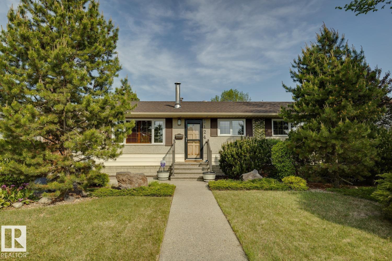 9124 167 St Nw, Edmonton, Alberta  T5R 2T9 - Photo 1 - E4484415