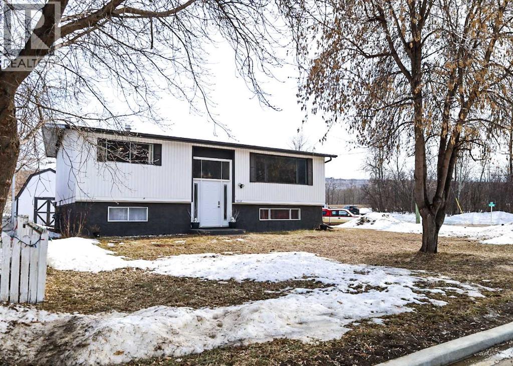 11237 91 Street, Peace River, Alberta  T8S 1P7 - Photo 1 - A2303698