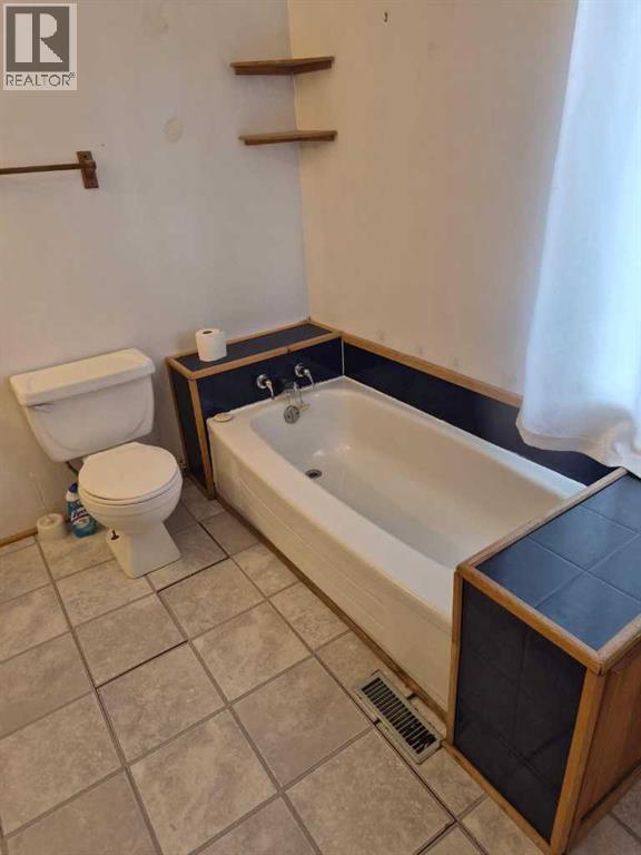 707 3 Avenue, Beaverlodge, Alberta  T0H 0C0 - Photo 9 - A2309020