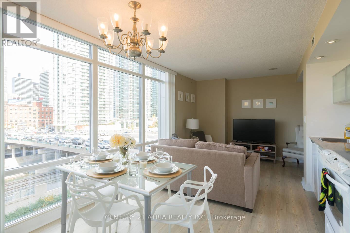 302 - 4K SPADINA AVENUE, Toronto, Ontario