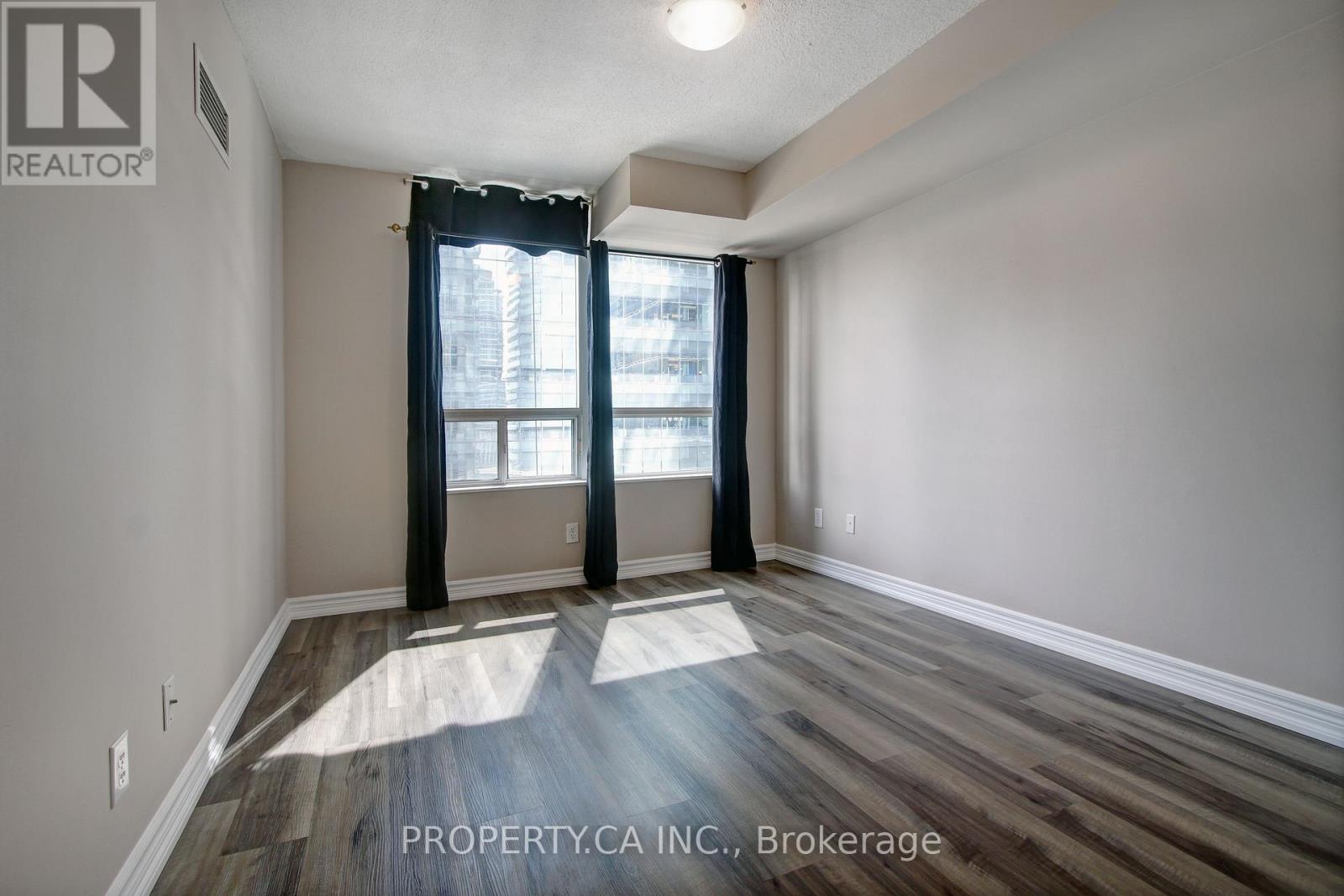 905 - 30 Grand Trunk Crescent, Toronto, Ontario  M5J 3A4 - Photo 13 - C13221966