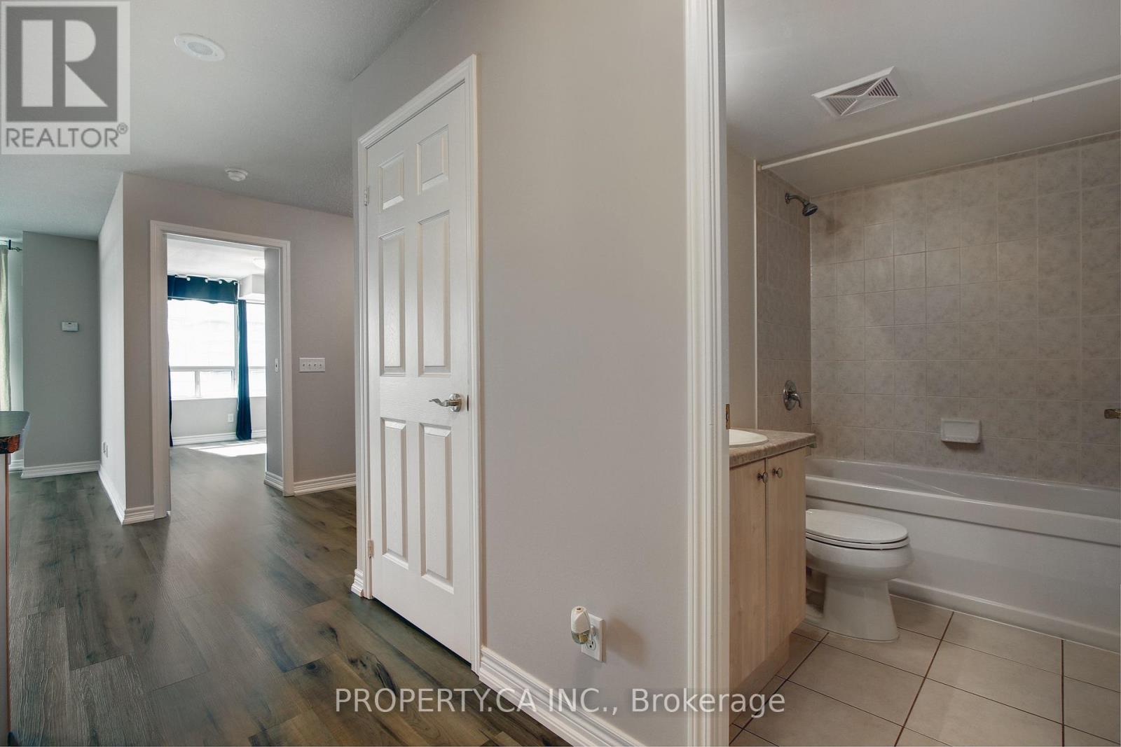 905 - 30 Grand Trunk Crescent, Toronto, Ontario  M5J 3A4 - Photo 2 - C13221966