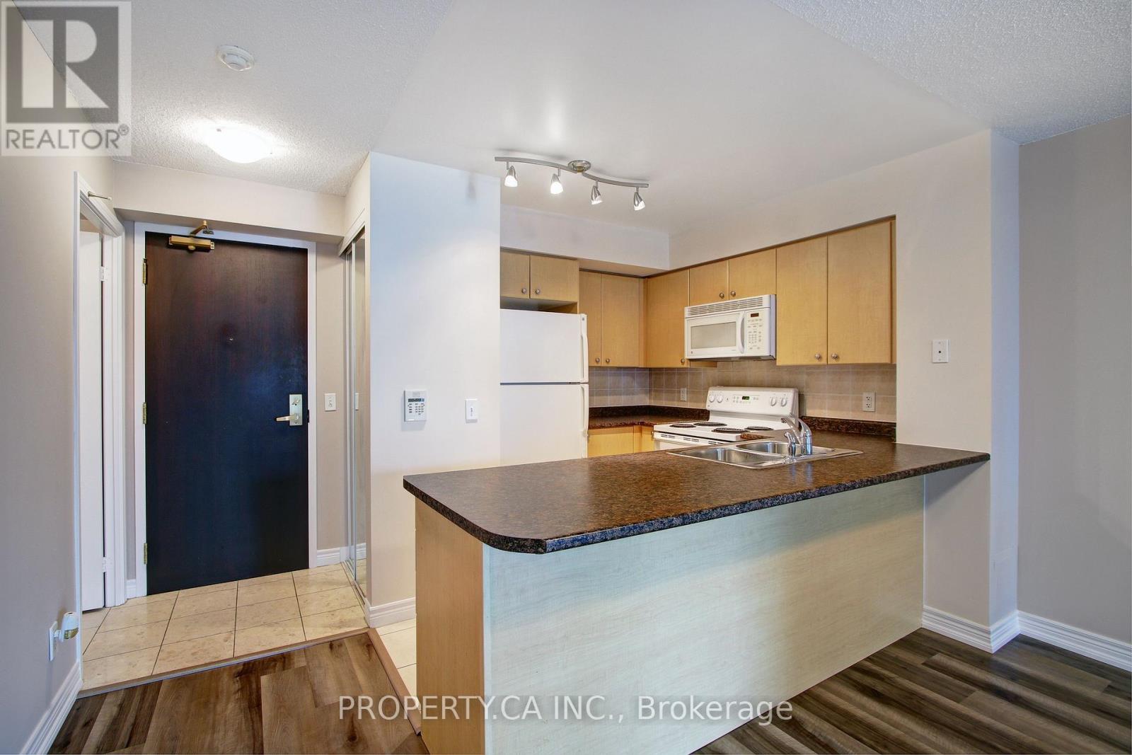 905 - 30 Grand Trunk Crescent, Toronto, Ontario  M5J 3A4 - Photo 6 - C13221966