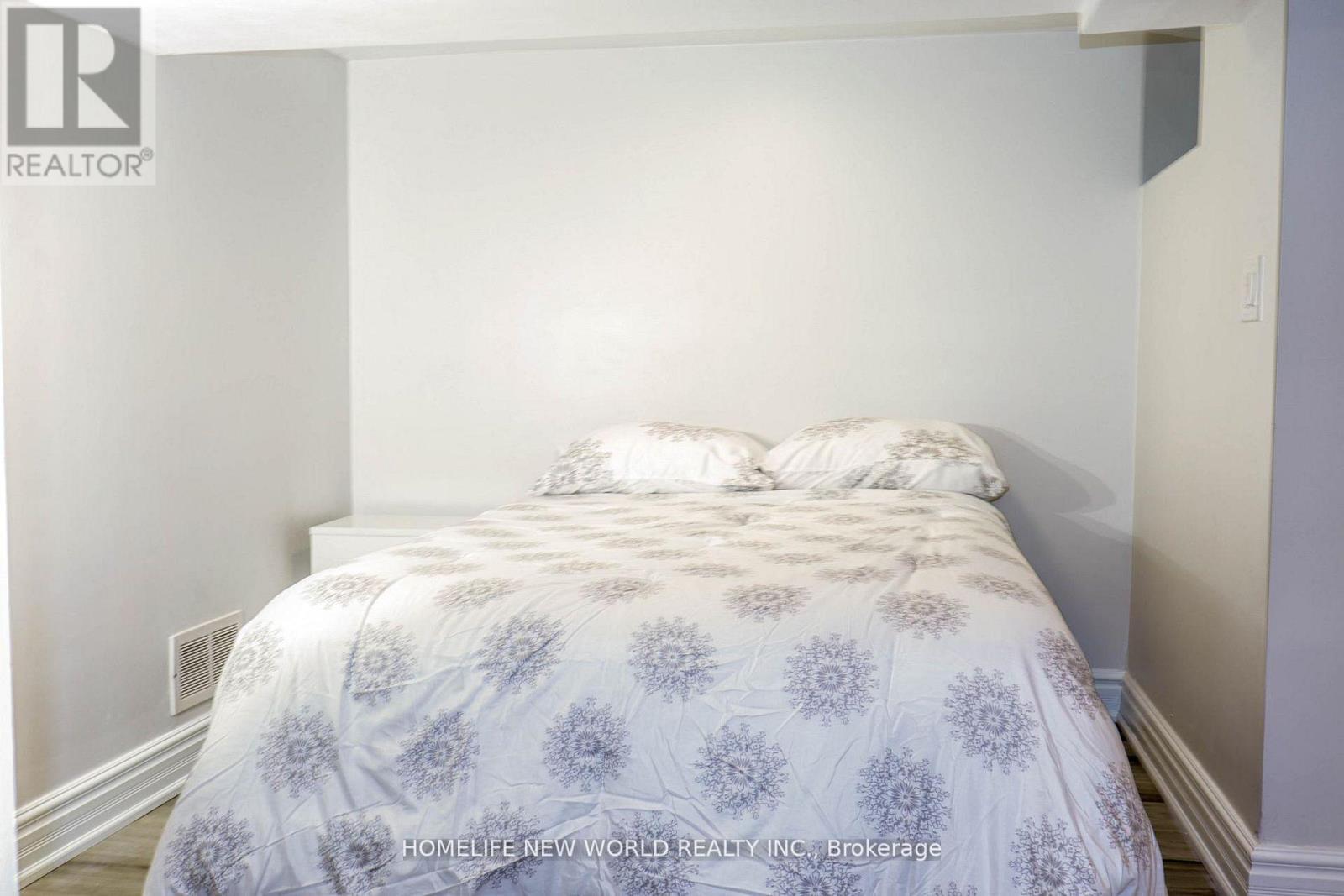 Bsmt - 222 Markham Street, Toronto, Ontario  M6J 2G6 - Photo 9 - C13221984