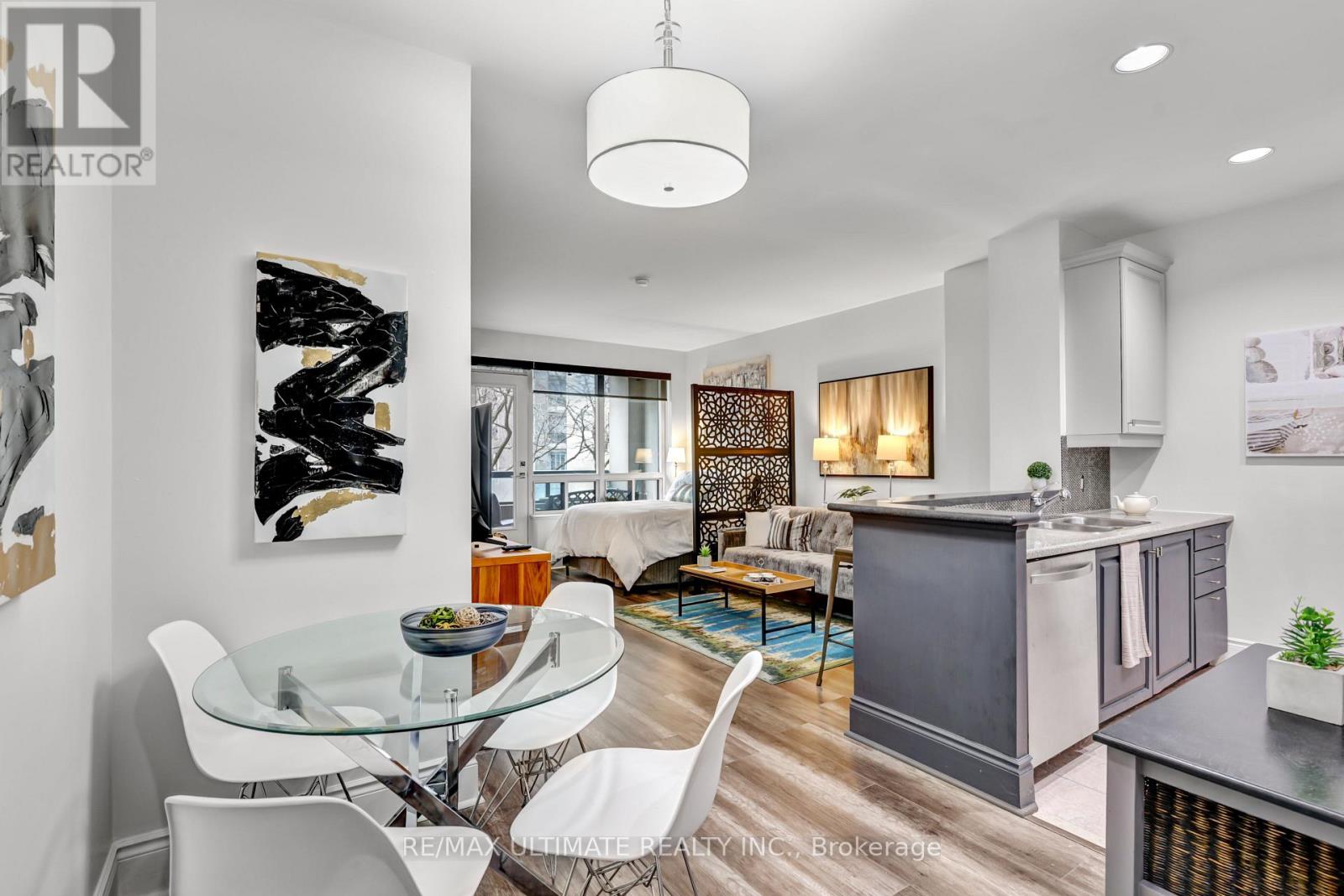 605 - 102 Bloor Street W, Toronto, Ontario  M5S 1M8 - Photo 3 - C13222010