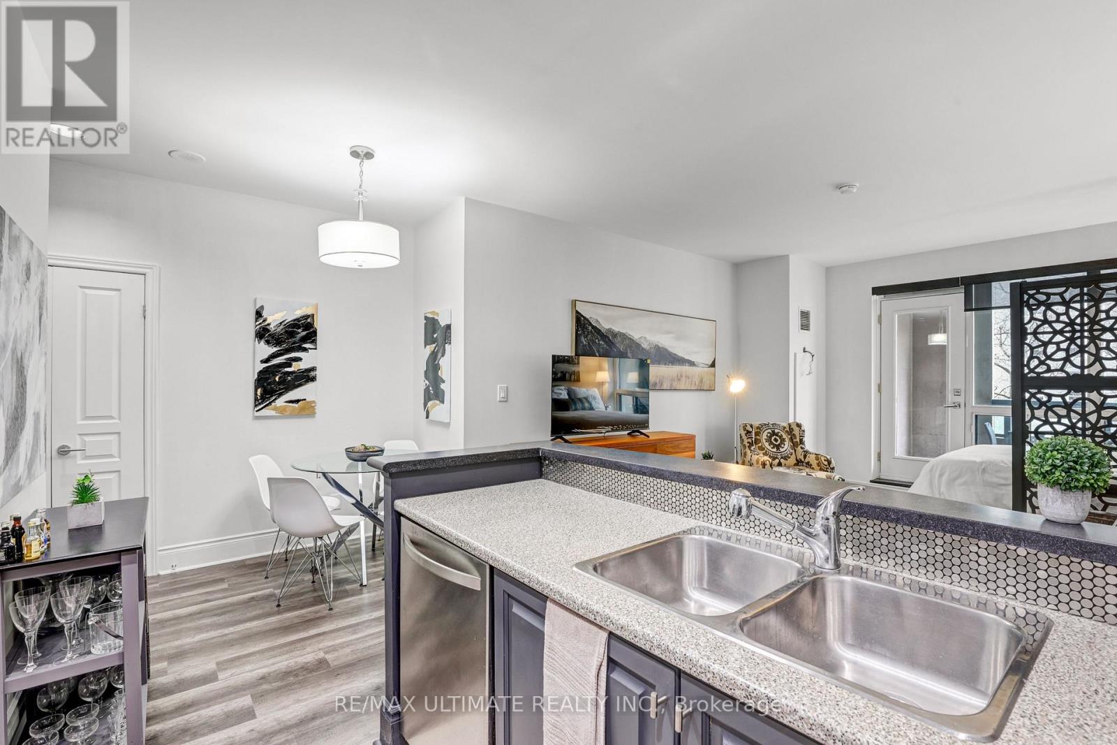 605 - 102 Bloor Street W, Toronto, Ontario  M5S 1M8 - Photo 9 - C13222010