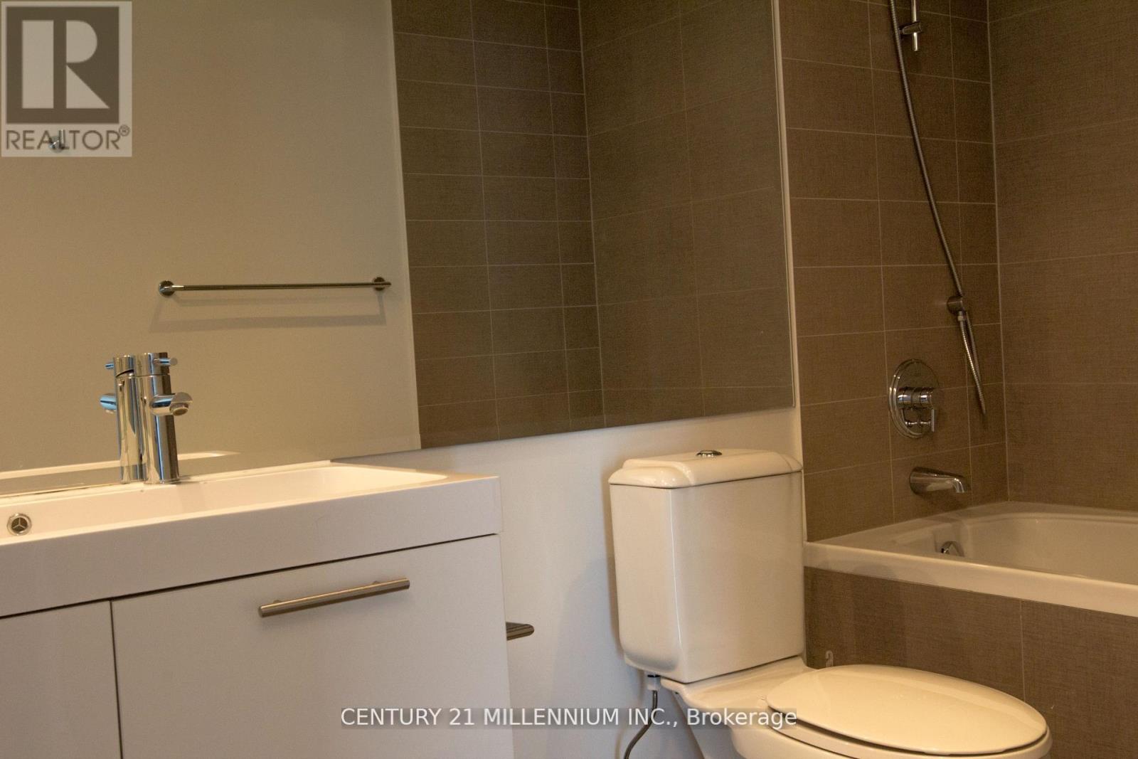 7002 - 388 Yonge Street, Toronto, Ontario  M5B 0A4 - Photo 15 - C13222018