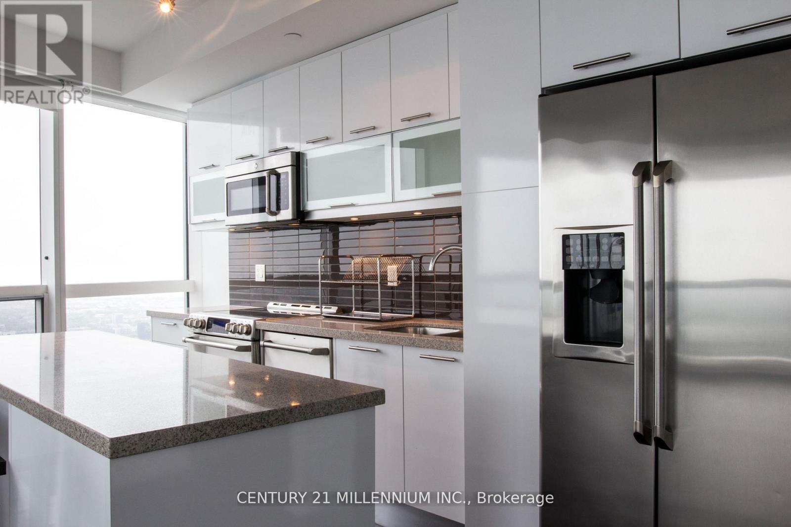 7002 - 388 Yonge Street, Toronto, Ontario  M5B 0A4 - Photo 3 - C13222018