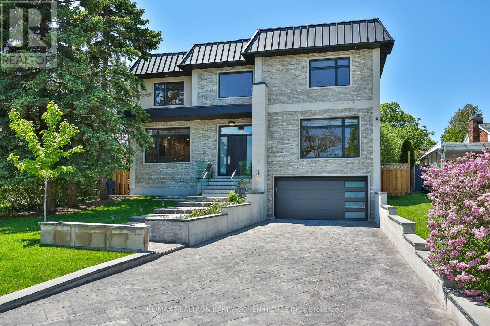 2 HEMFORD CRESCENT, Toronto, Ontario