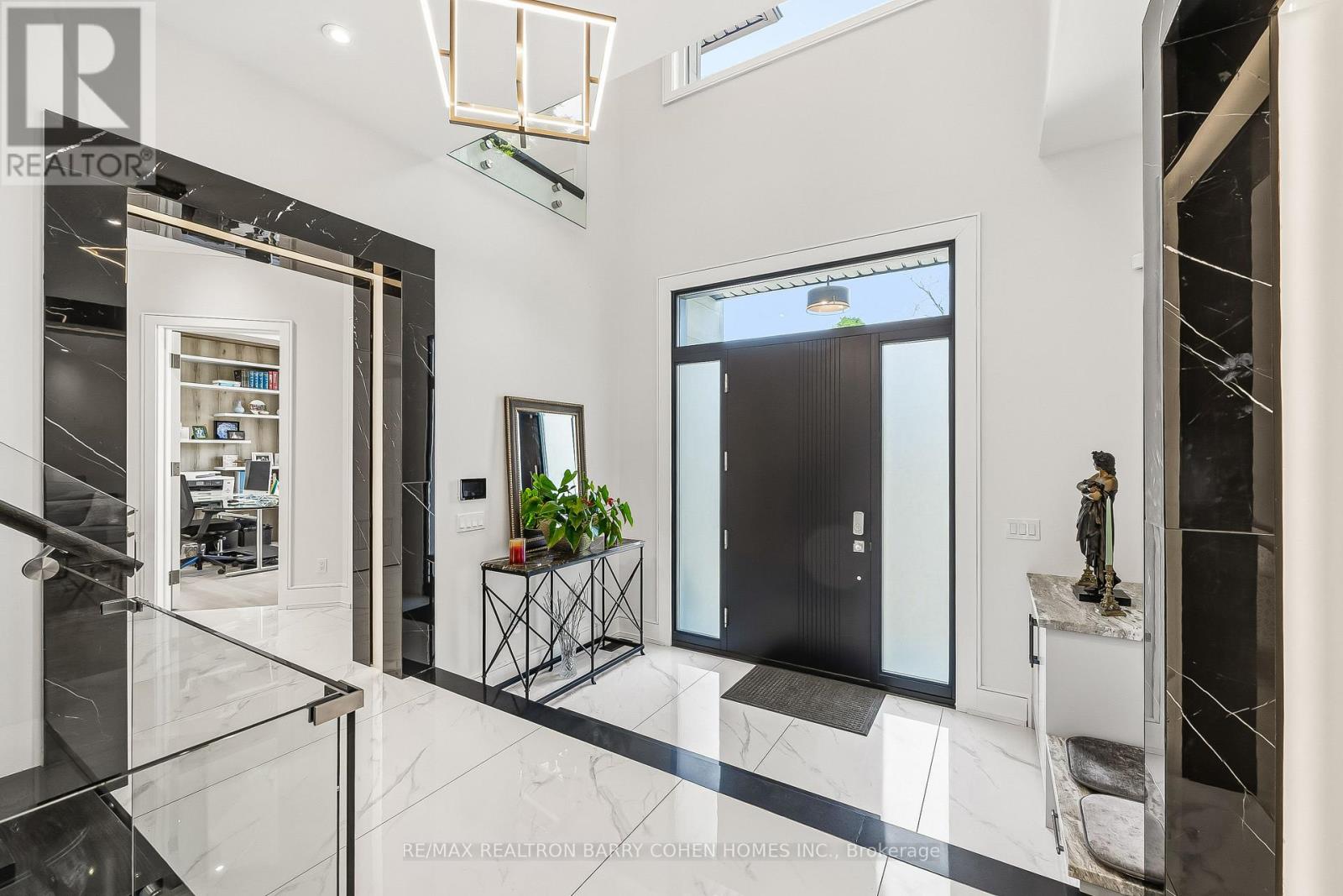 2 Hemford Crescent, Toronto, Ontario  M3B 2S5 - Photo 3 - C13222030