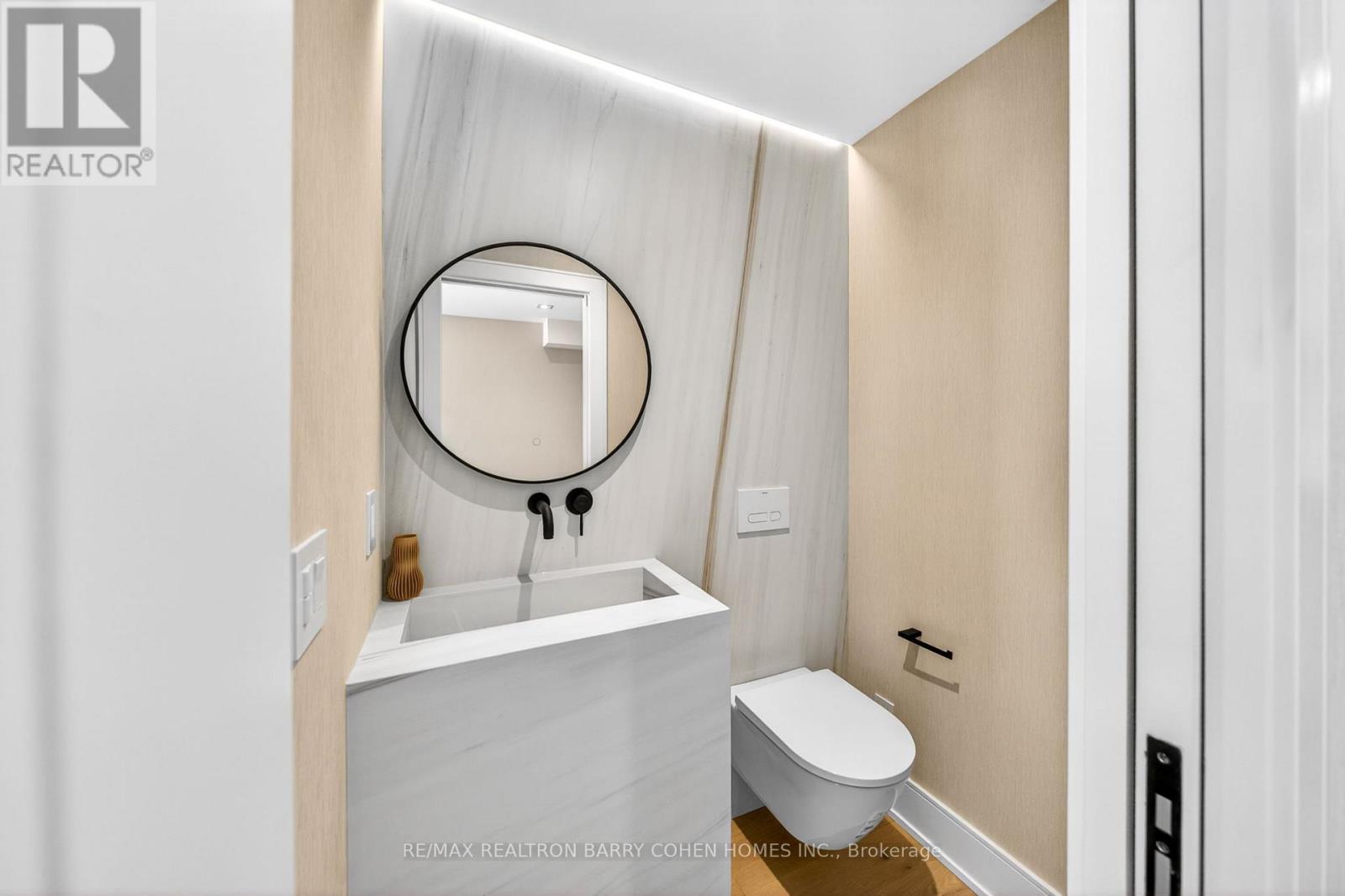 110 Banff Road, Toronto, Ontario  M4P 2P5 - Photo 4 - C13222046