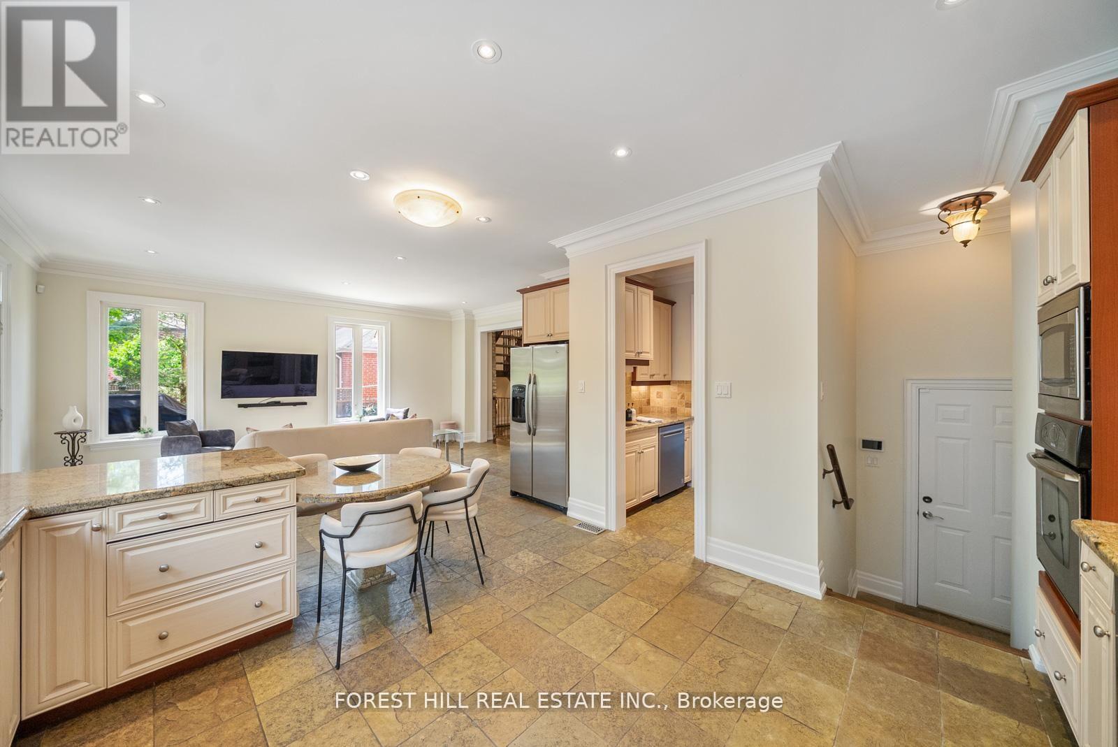 109 Dell Park Avenue, Toronto, Ontario  M6B 2V2 - Photo 19 - C13222132