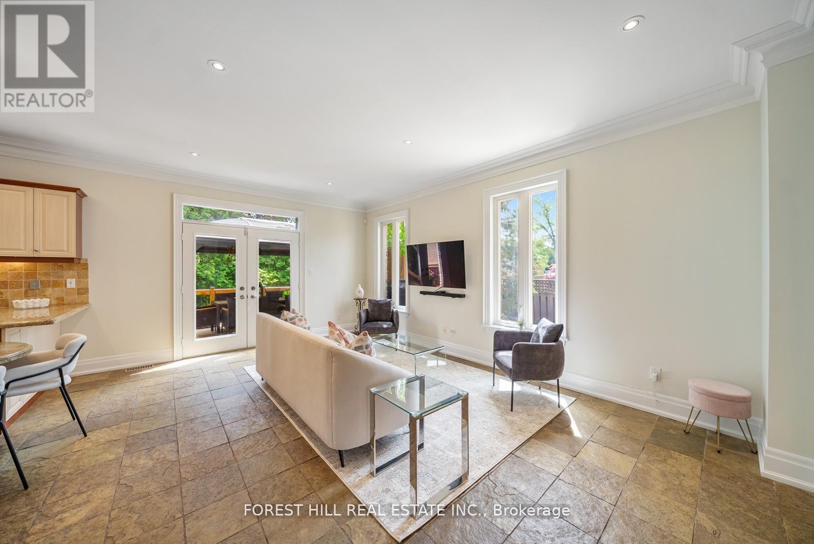 109 Dell Park Avenue, Toronto, Ontario  M6B 2V2 - Photo 20 - C13222132