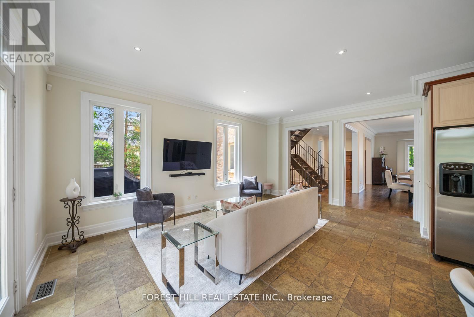 109 Dell Park Avenue, Toronto, Ontario  M6B 2V2 - Photo 21 - C13222132
