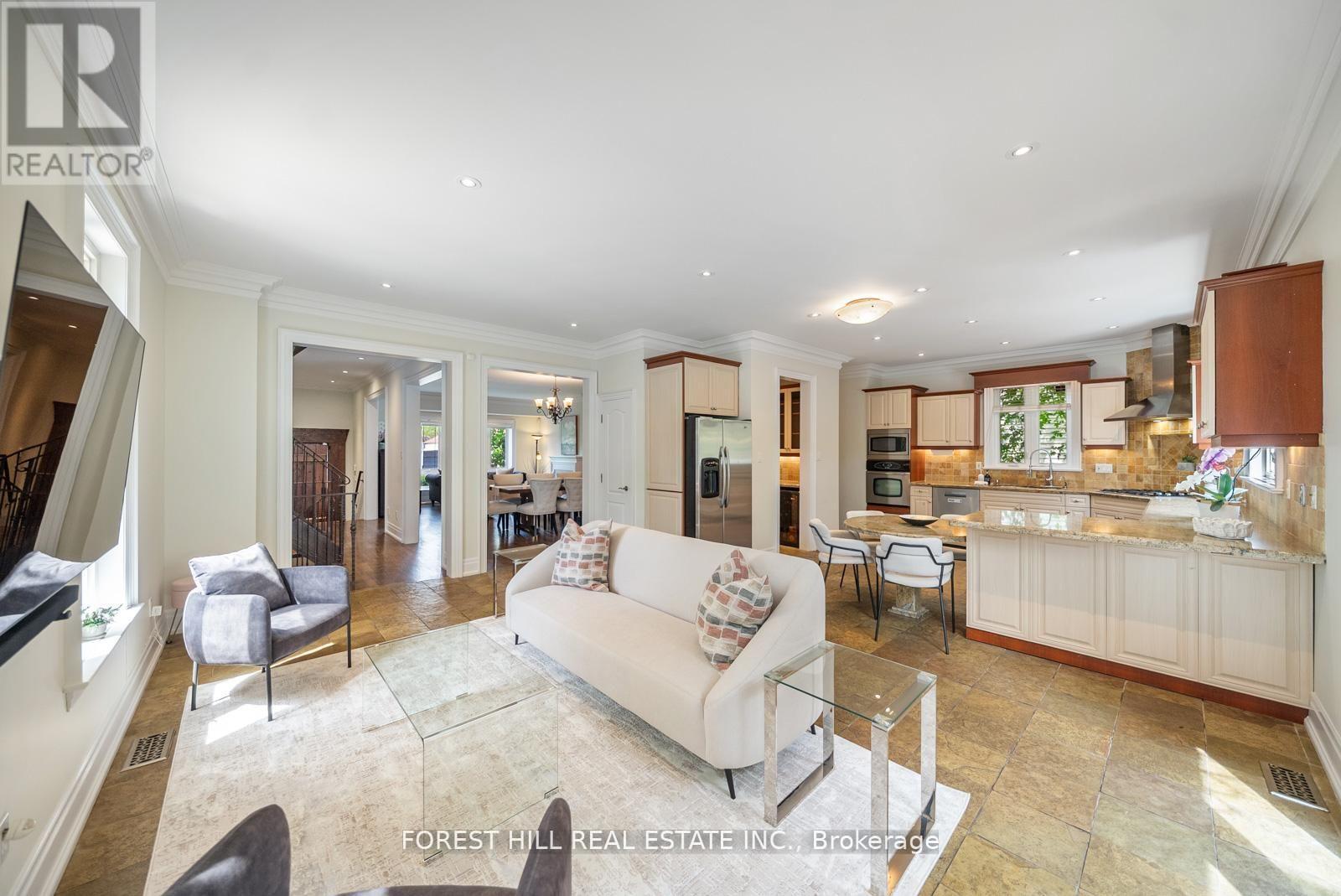 109 Dell Park Avenue, Toronto, Ontario  M6B 2V2 - Photo 22 - C13222132