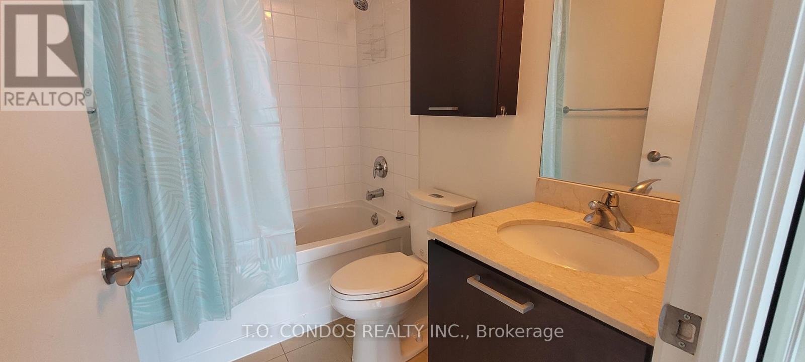 3801 - 38 Grenville Street, Toronto, Ontario  M4Y 1A5 - Photo 13 - C13222146