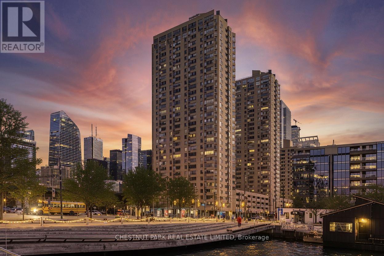 906 - 270 QUEENS QUAY W, Toronto, Ontario