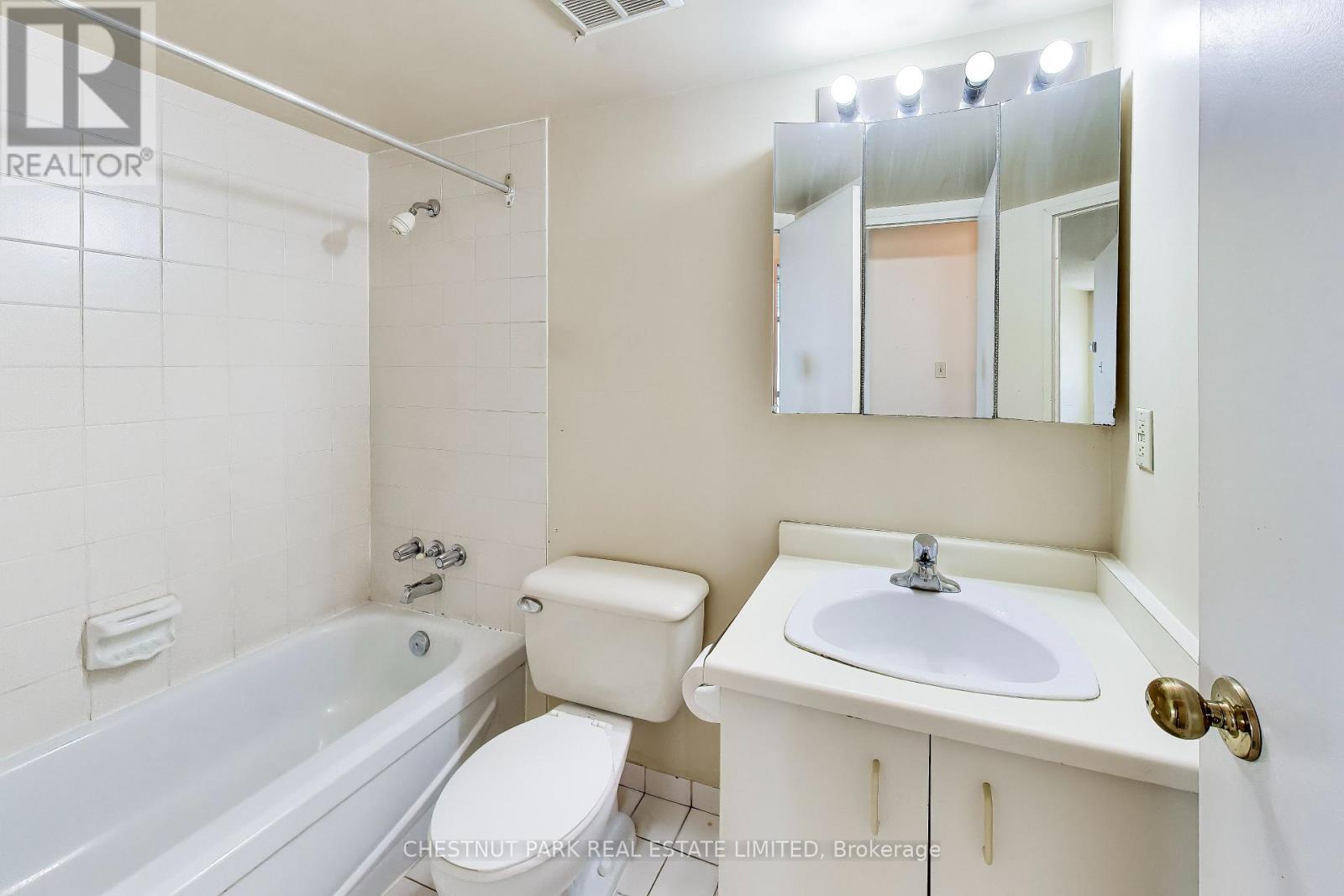 906 - 270 Queens Quay W, Toronto, Ontario  M5J 2N4 - Photo 22 - C13222228