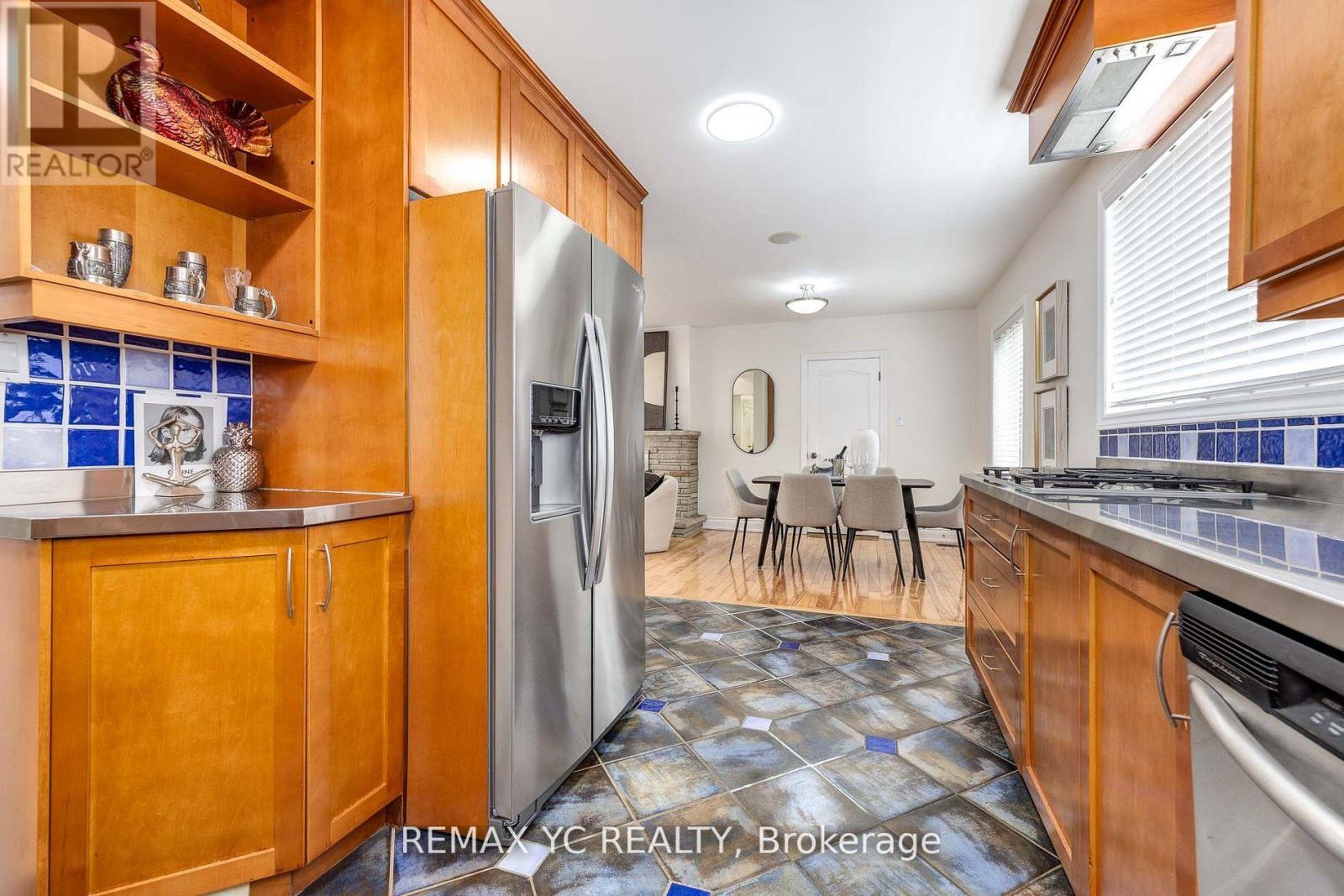 18 Mullet Road, Toronto, Ontario  M2M 2A6 - Photo 15 - C13222236