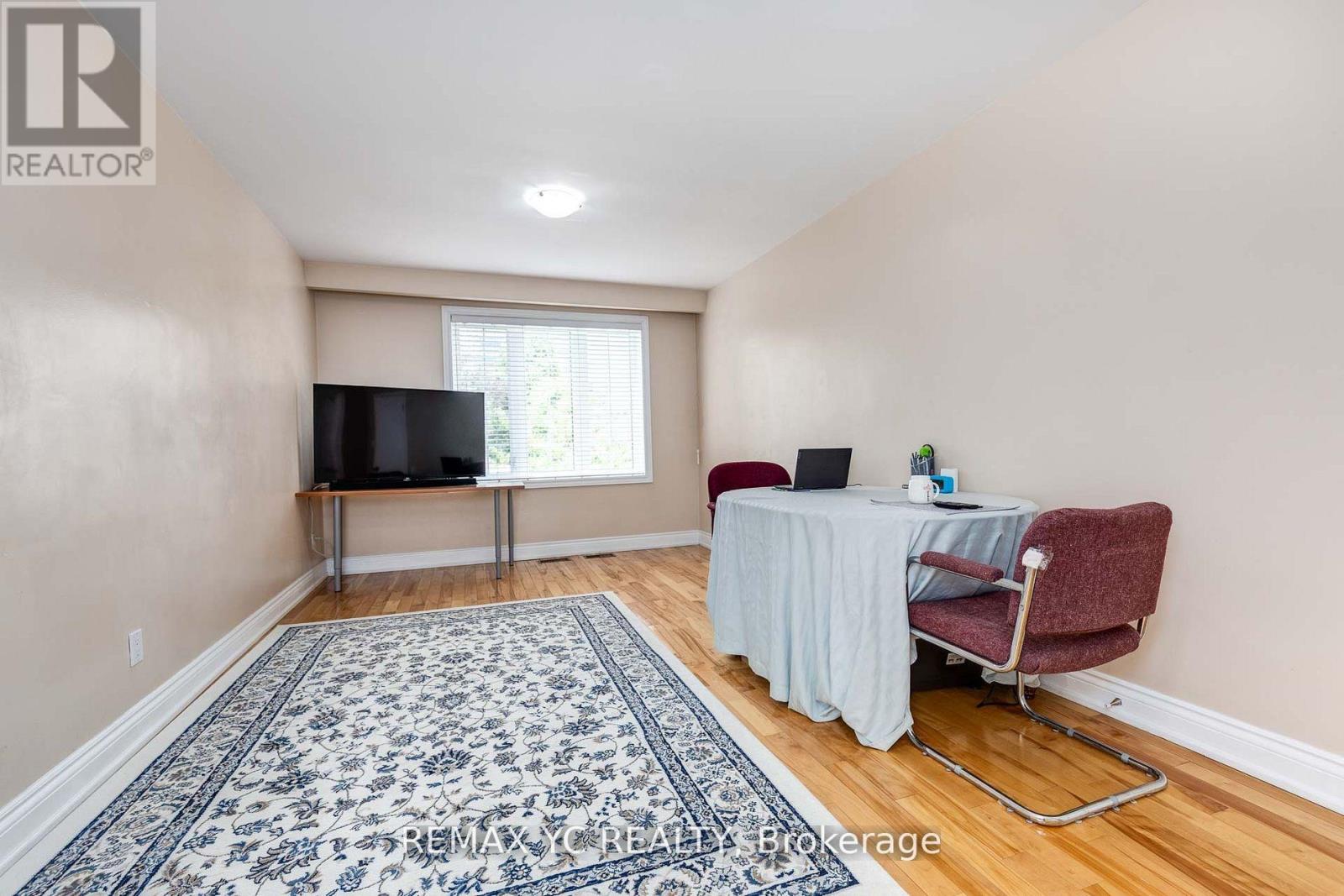 18 Mullet Road, Toronto, Ontario  M2M 2A6 - Photo 16 - C13222236