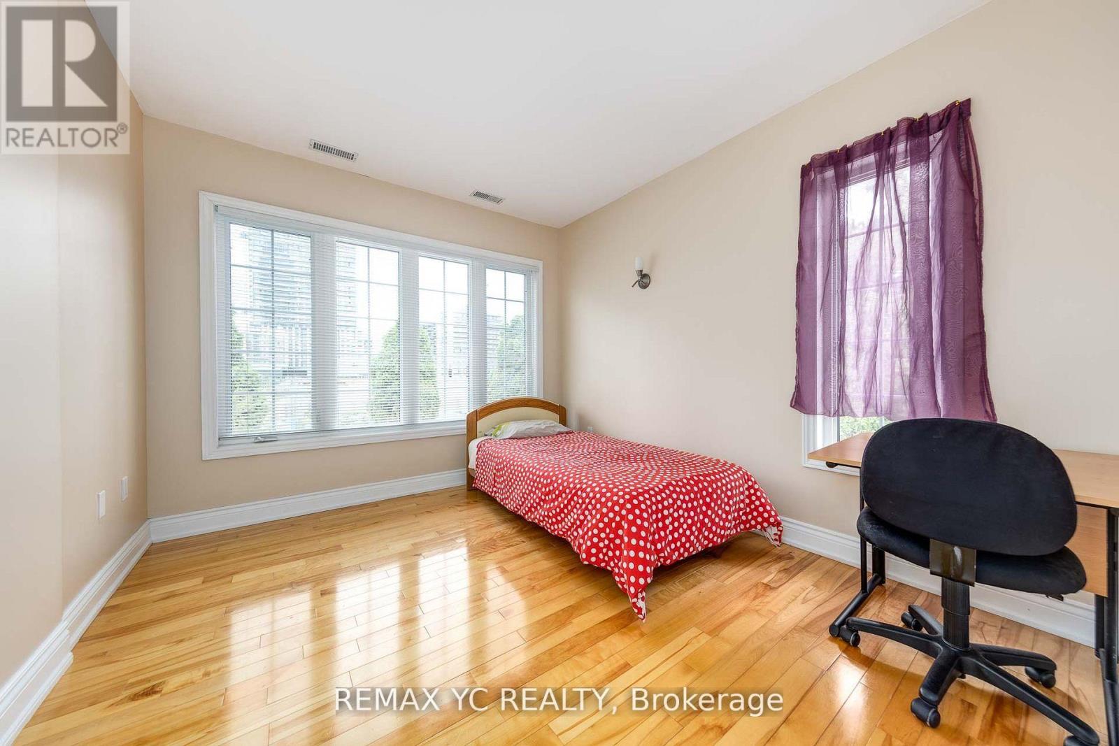 18 Mullet Road, Toronto, Ontario  M2M 2A6 - Photo 35 - C13222236