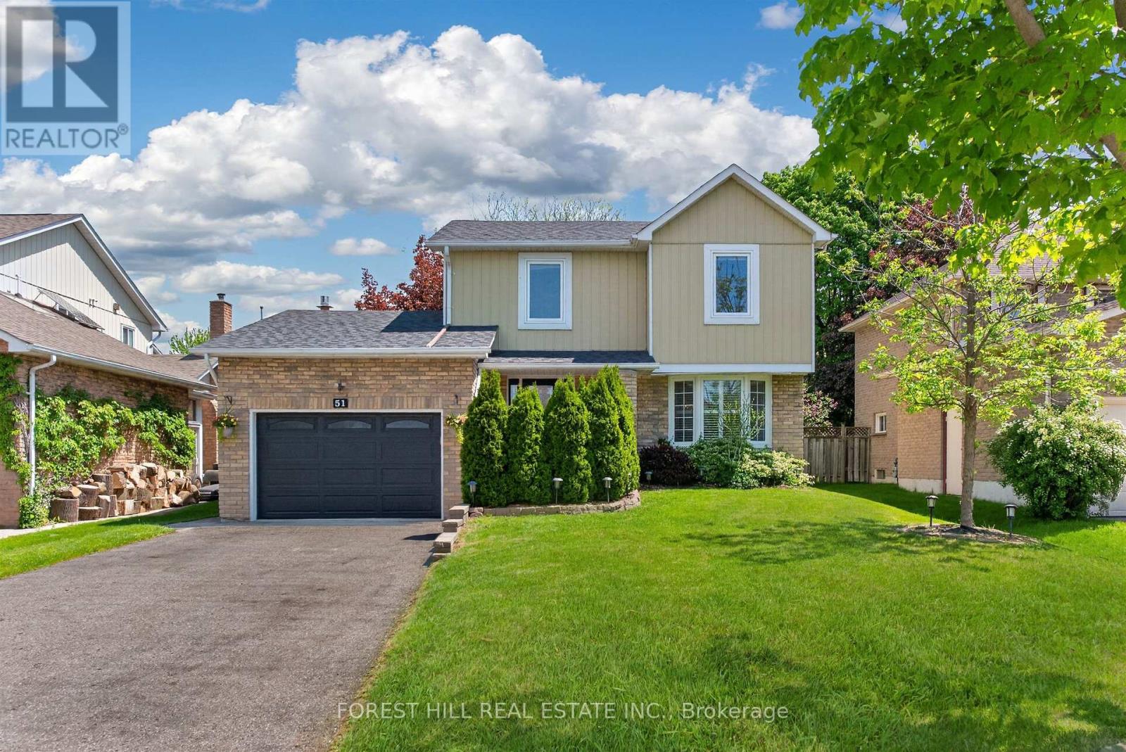 51 WINSTON CRESCENT, Whitby, Ontario
