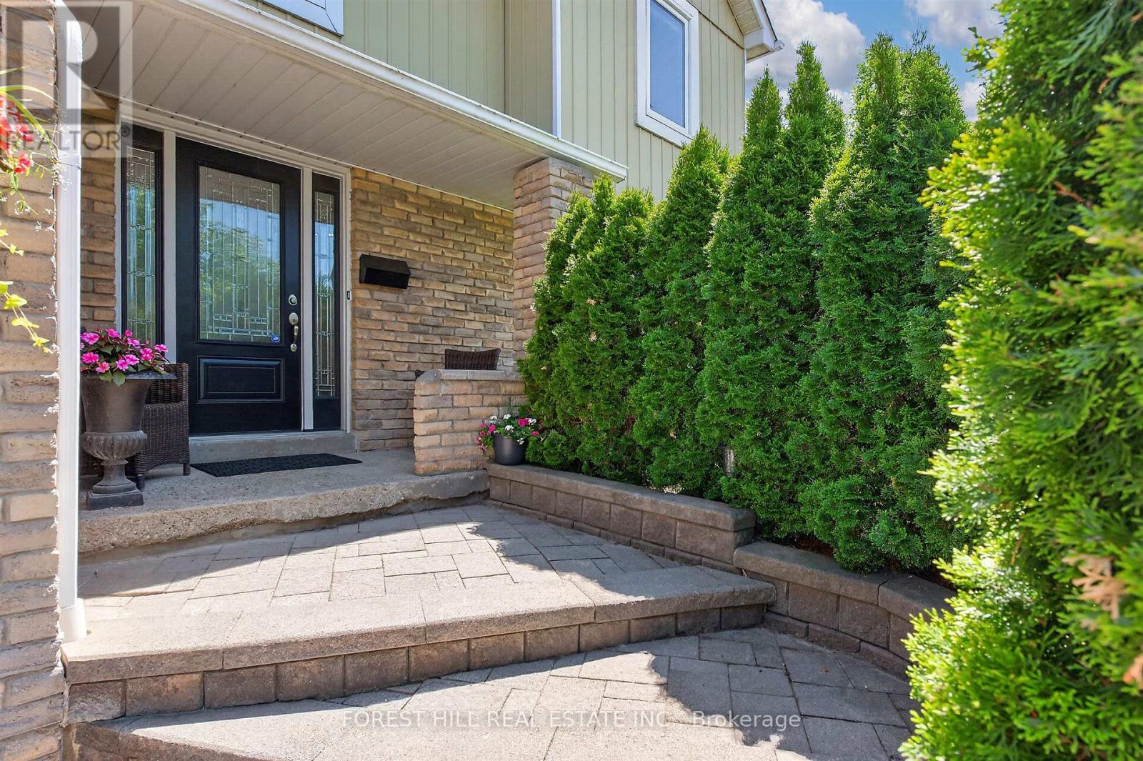 51 Winston Crescent, Whitby, Ontario  L1N 6Y3 - Photo 4 - E13221918