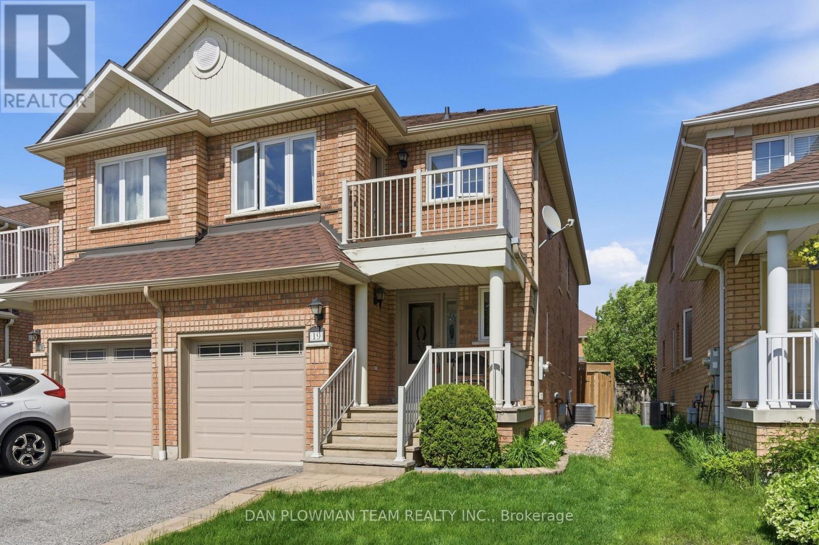 19 Davidson Street, Whitby, Ontario  L1P 1V9 - Photo 1 - E13222140