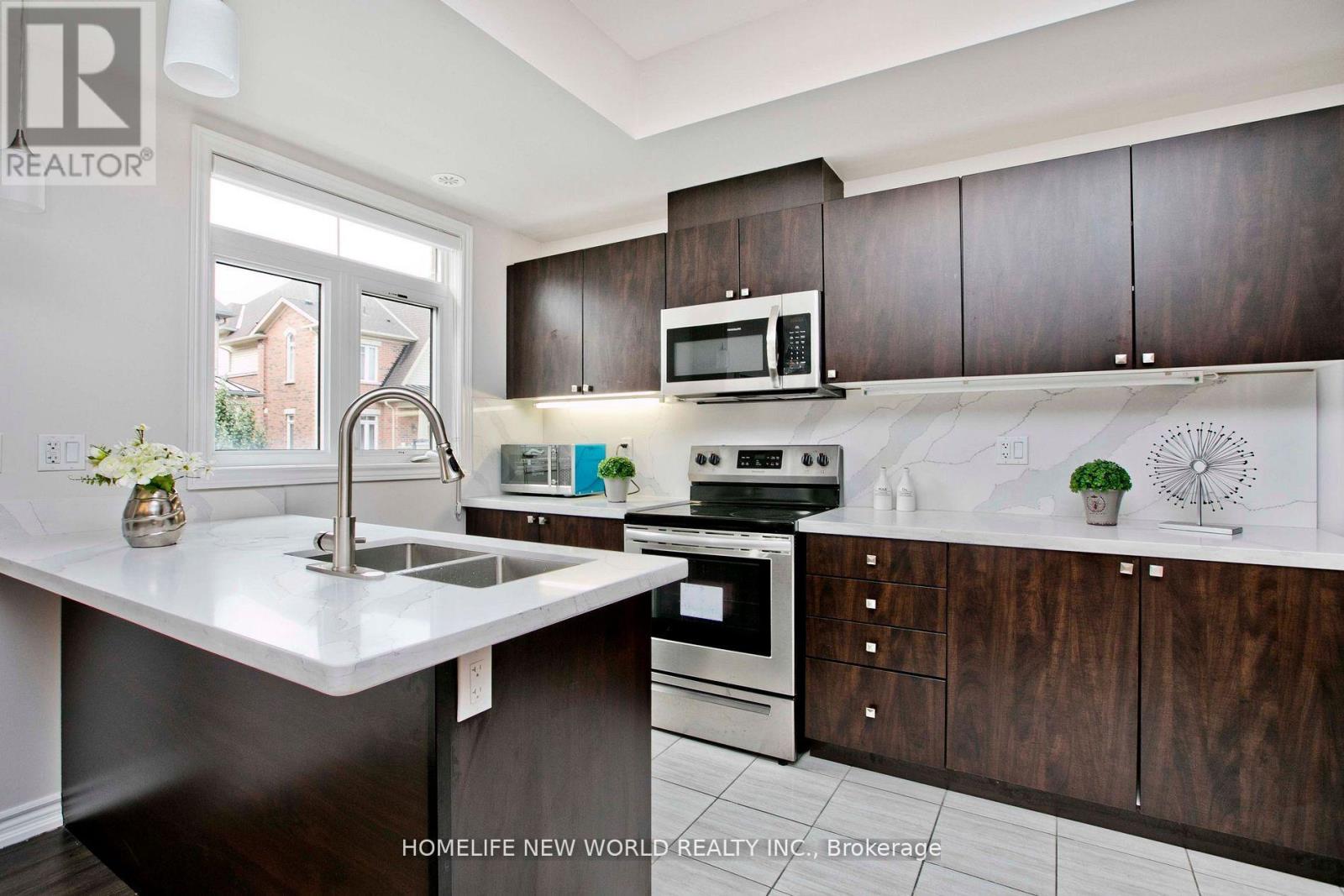 2407 Nantucket Chase, Pickering, Ontario  L1X 0E5 - Photo 7 - E13222212