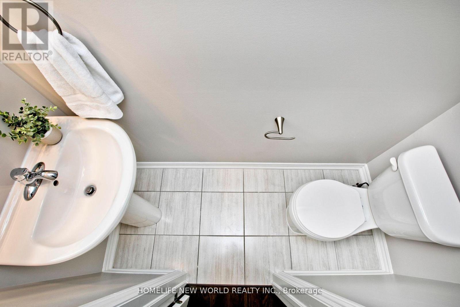 2407 Nantucket Chase, Pickering, Ontario  L1X 0E5 - Photo 8 - E13222212