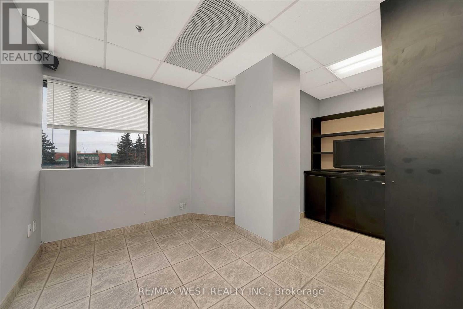 4b - 133 Regina Road, Vaughan, Ontario  L4L 8L9 - Photo 11 - N13221956