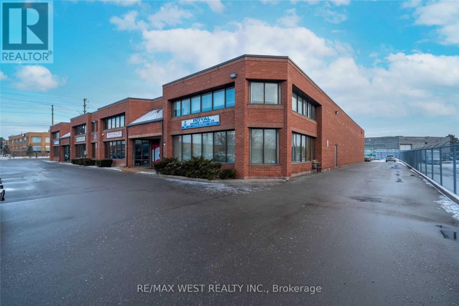 4b - 133 Regina Road, Vaughan, Ontario  L4L 8L9 - Photo 2 - N13221956