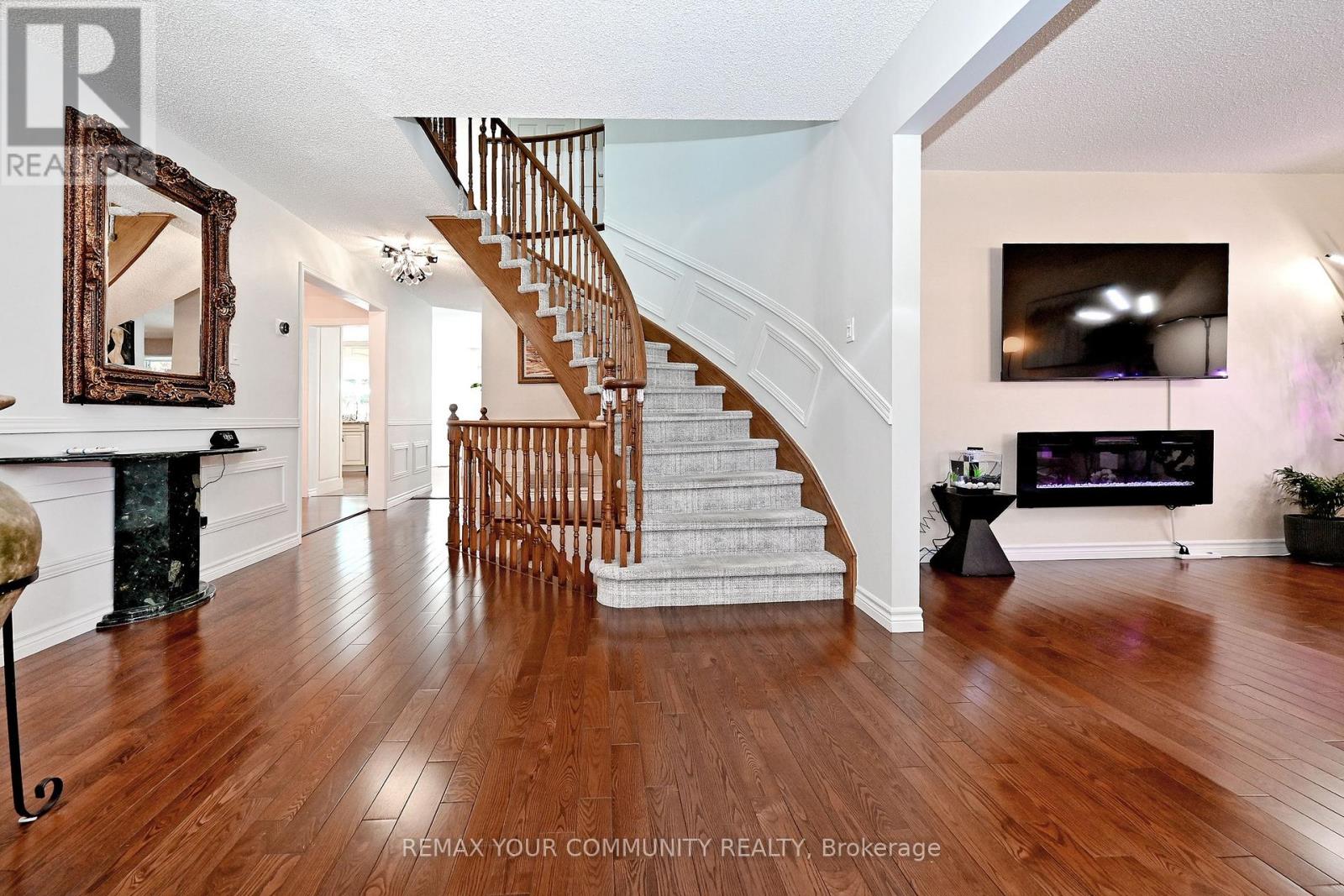 48 Haskell Crescent, Aurora, Ontario  L4G 5T3 - Photo 4 - N13222016