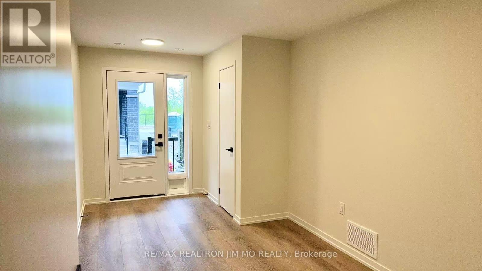 109 Matawin Lane, Richmond Hill, Ontario  L4B 0H7 - Photo 5 - N13222088