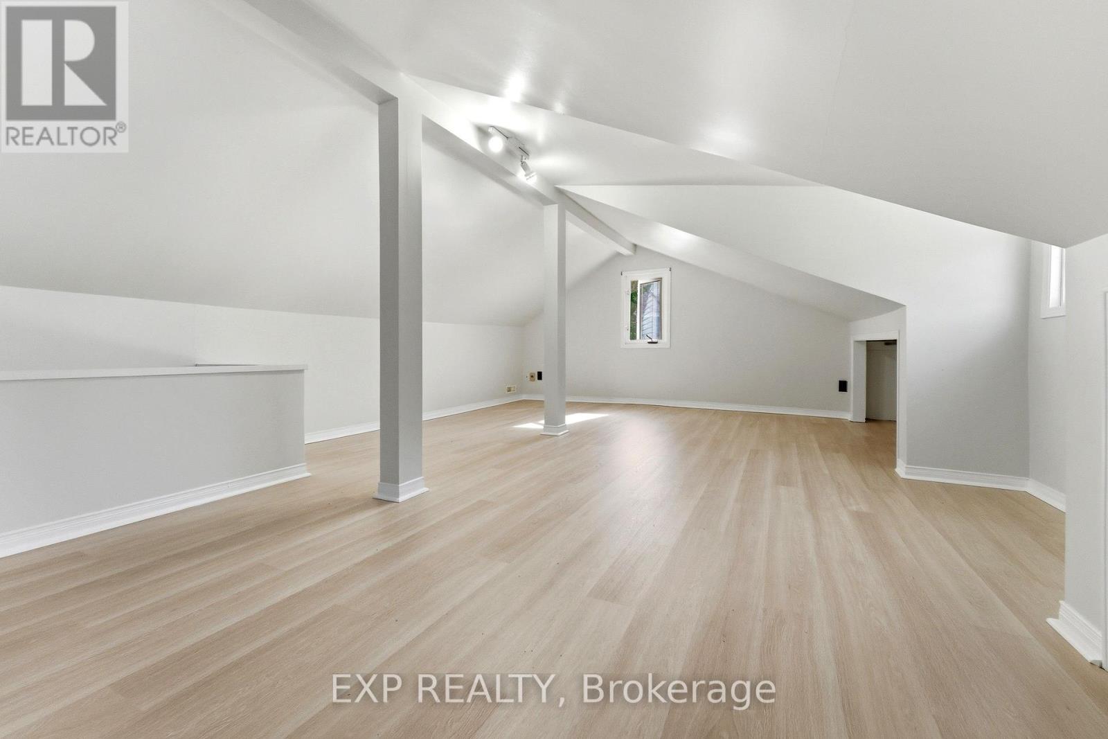 217 Bayview Avenue, Georgina, Ontario  L4P 2T3 - Photo 28 - N13222156