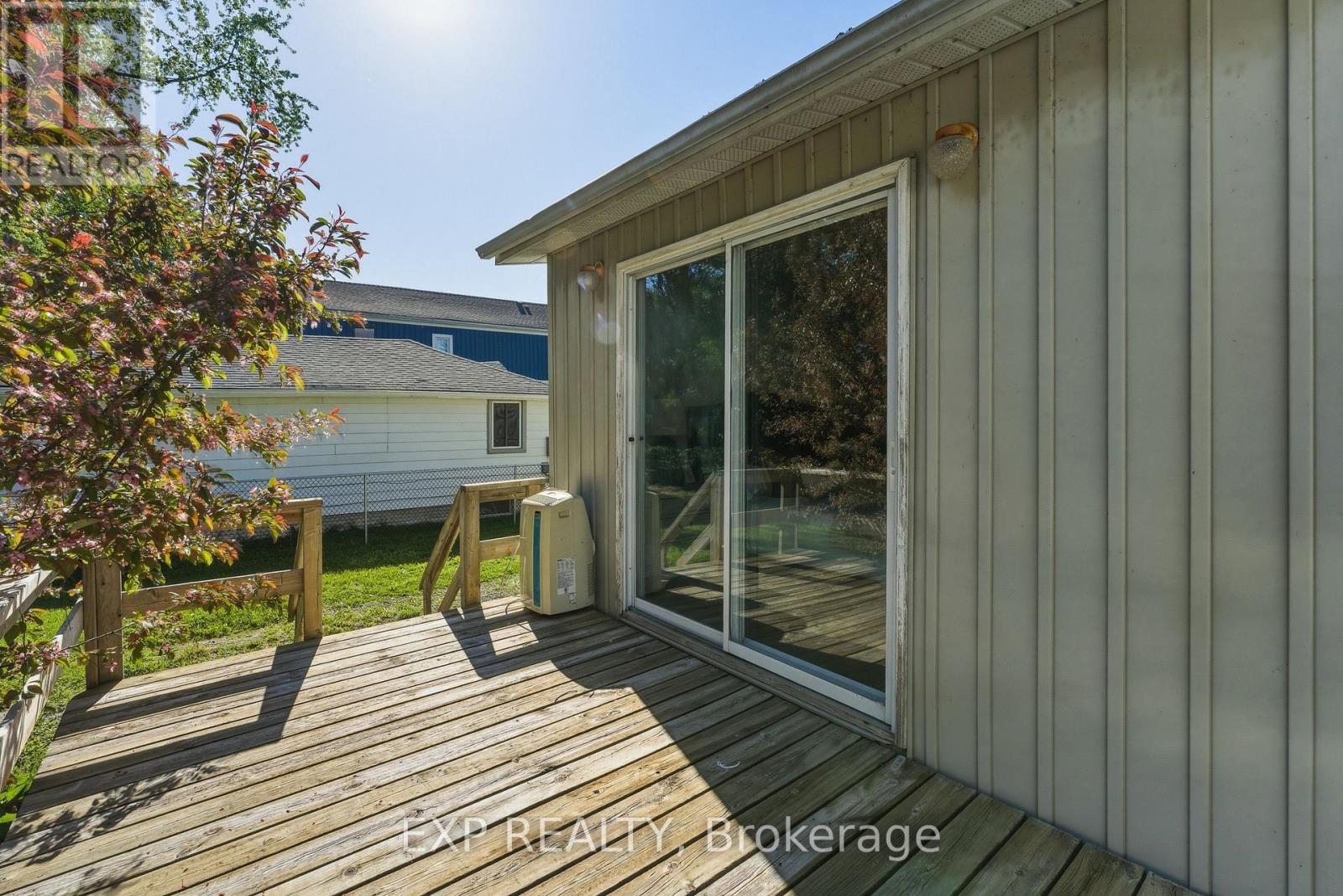 217 Bayview Avenue, Georgina, Ontario  L4P 2T3 - Photo 34 - N13222156
