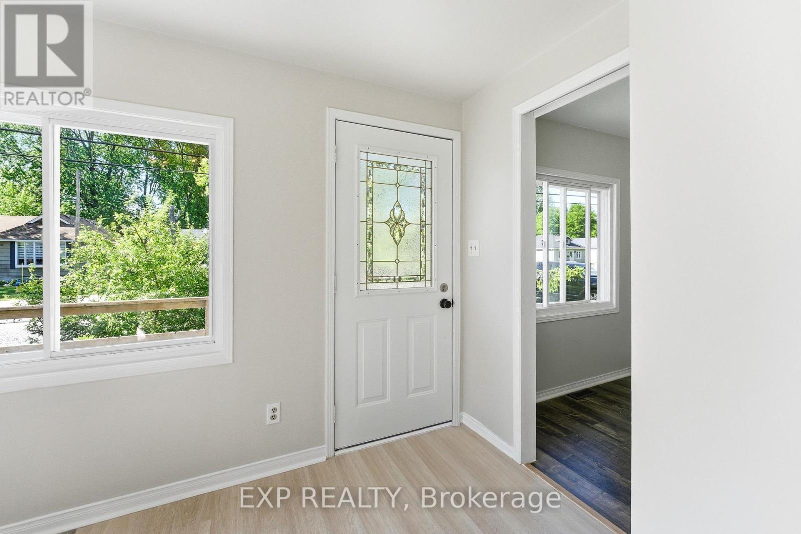 217 Bayview Avenue, Georgina, Ontario  L4P 2T3 - Photo 6 - N13222156