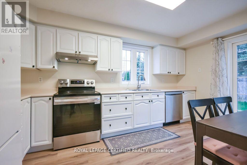 34 Balmoral Place, Barrie, Ontario  L4N 0Y9 - Photo 14 - S13222026