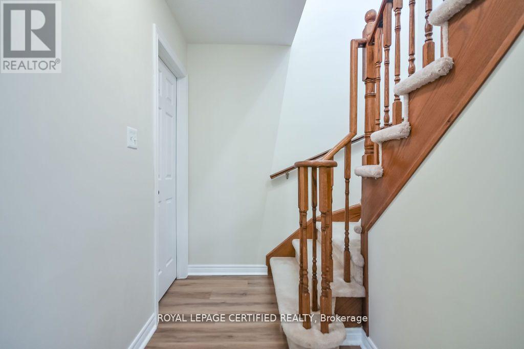 34 Balmoral Place, Barrie, Ontario  L4N 0Y9 - Photo 18 - S13222026