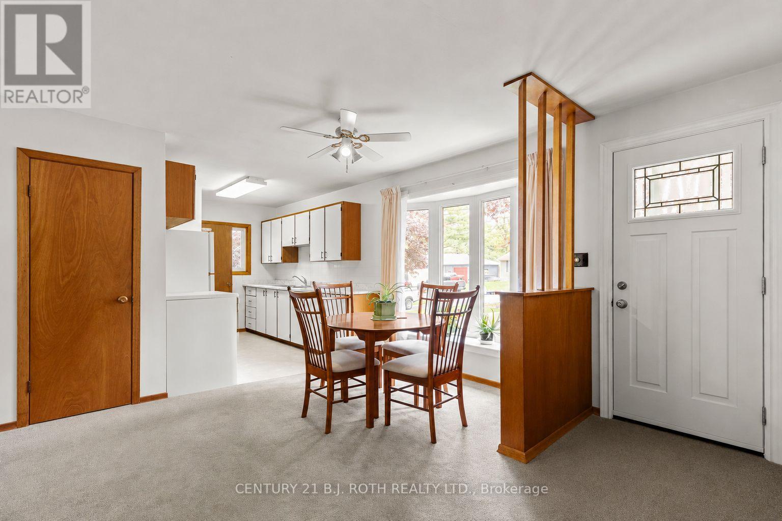 68 Fourth Street, Orillia, Ontario  L3V 4B8 - Photo 3 - S13222120
