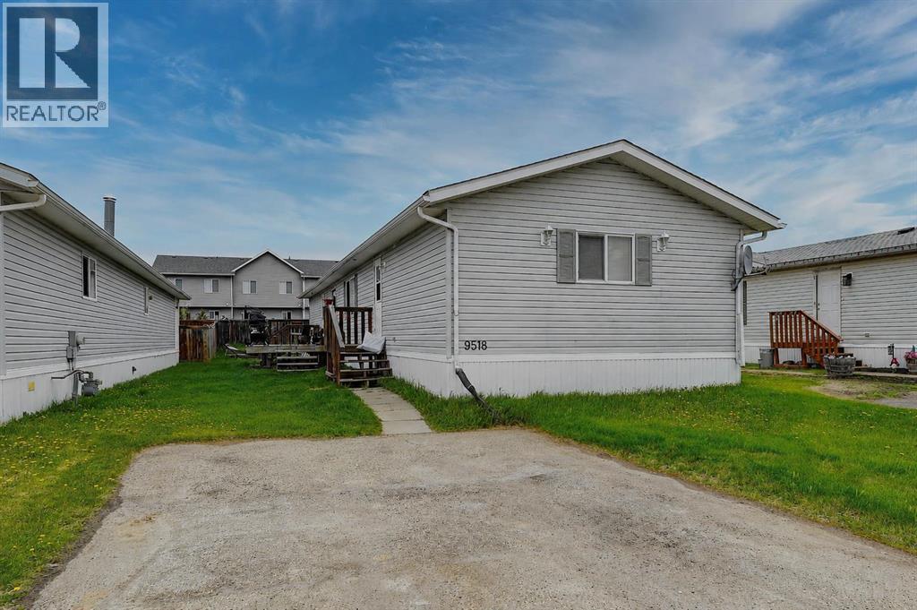 9518 111 Avenue, clairmont, Alberta