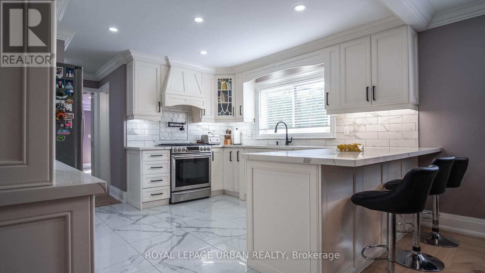 4 Deerfield Crescent, Brampton, Ontario  L6T 1K6 - Photo 12 - W13221844